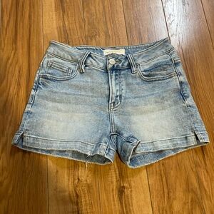 RISEN SHORTS